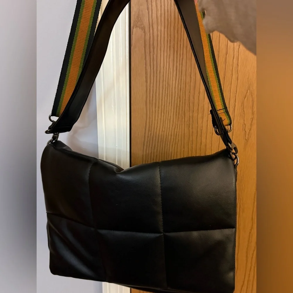 Elegant Black Quilted Messenger Bag